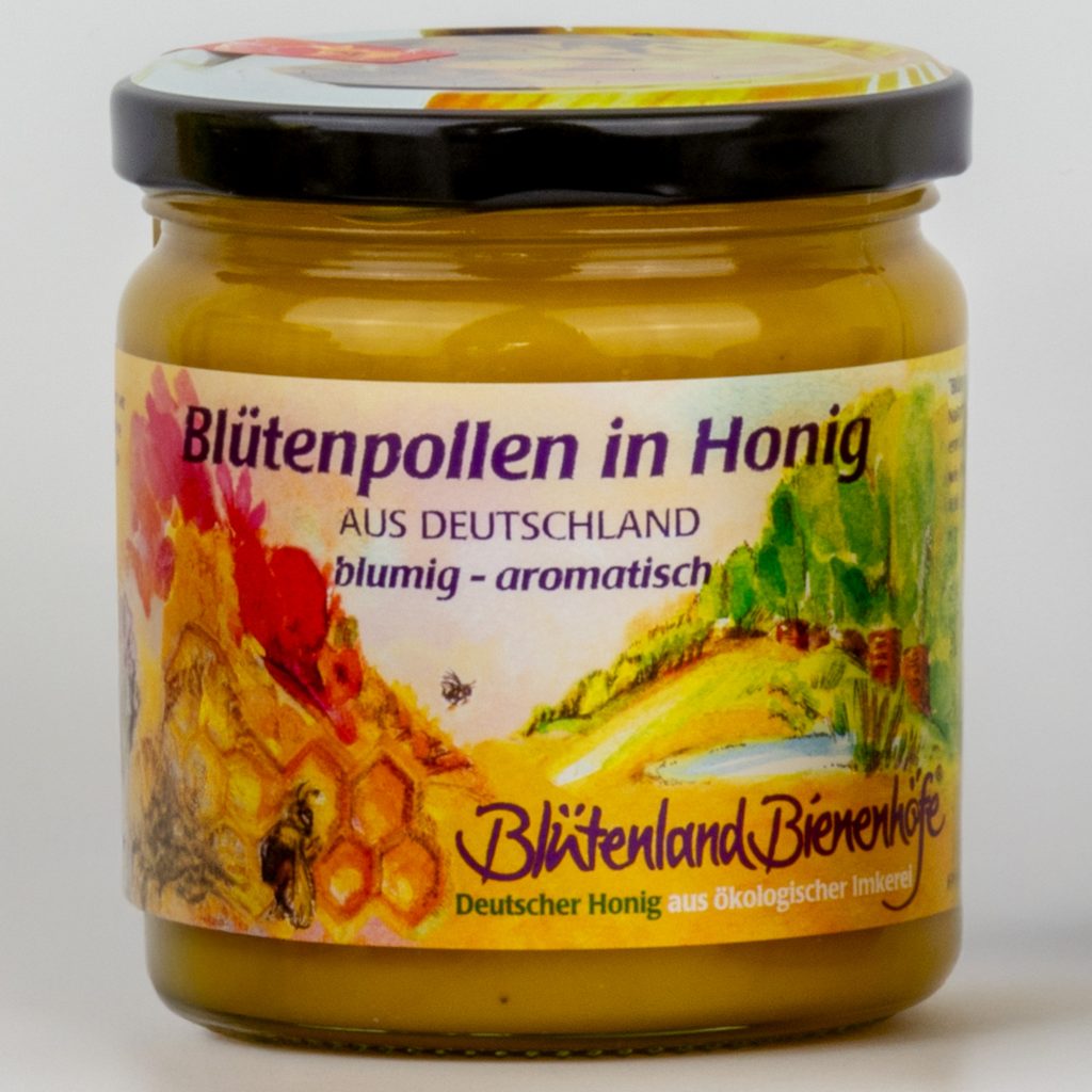 500 g Glas von Bioland Blütenpollen in Honig. Zu sehen im schönen Etikett und von außen sichtbar die köstliche goldene Honigmischung.